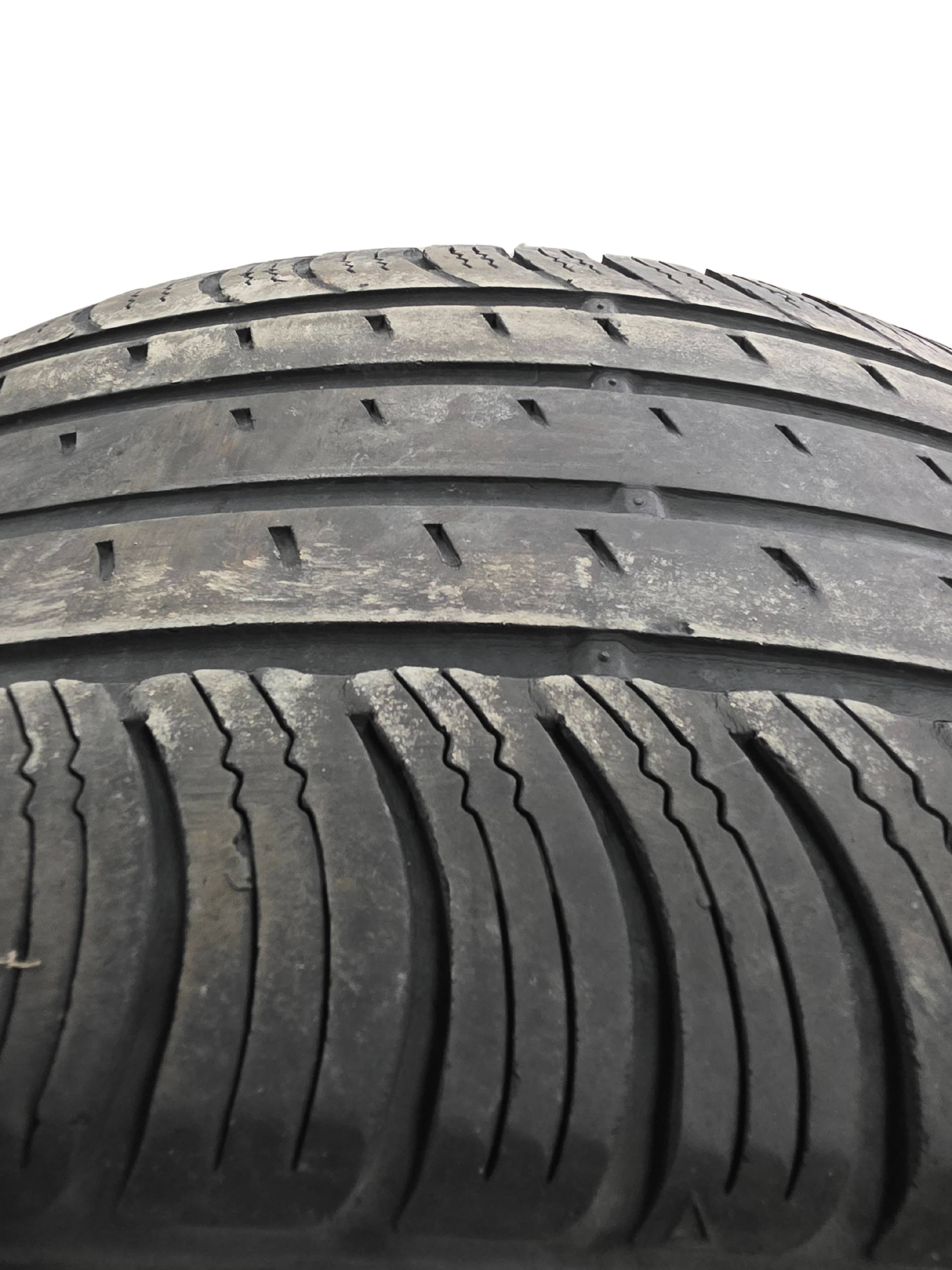 2355018 USED TIRE KUMHO SOLUS TA71 2.5/32nds roller