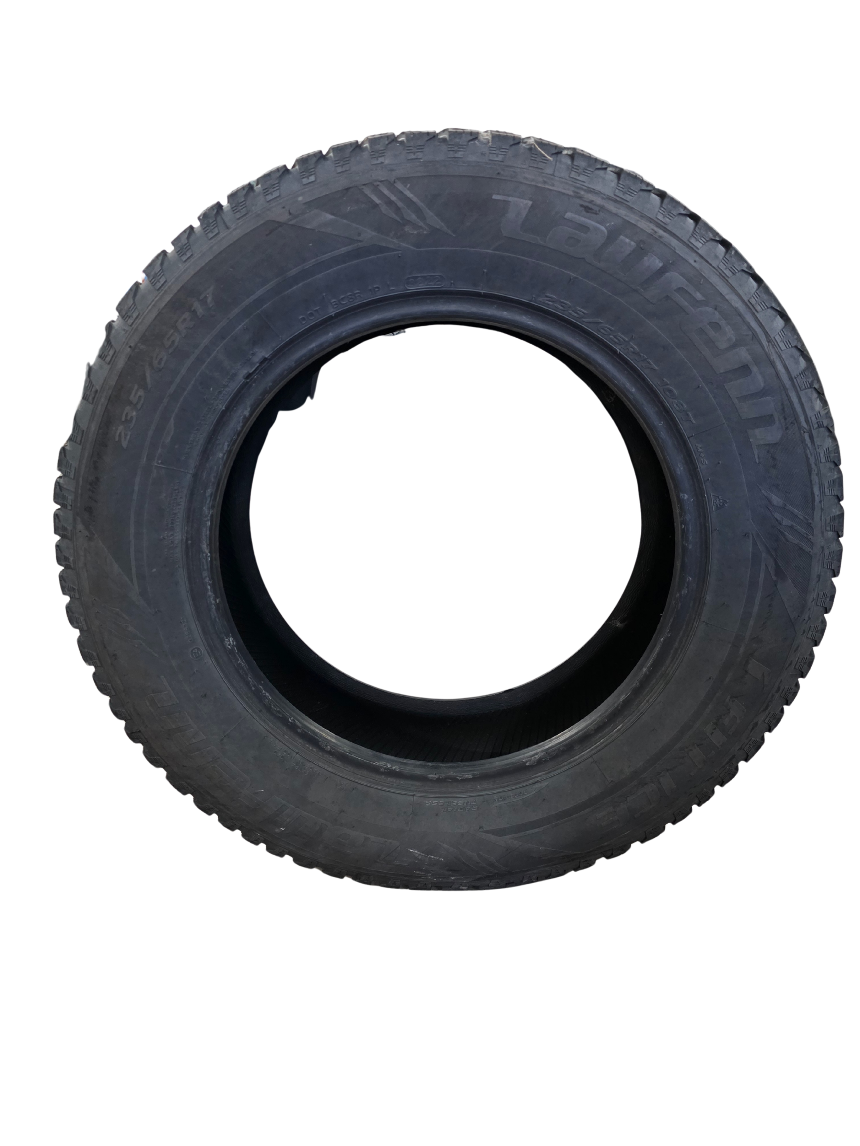 2356517 USED WINTER TIRE-3of 3 matches 4/32nds center 8/32nds outer edge